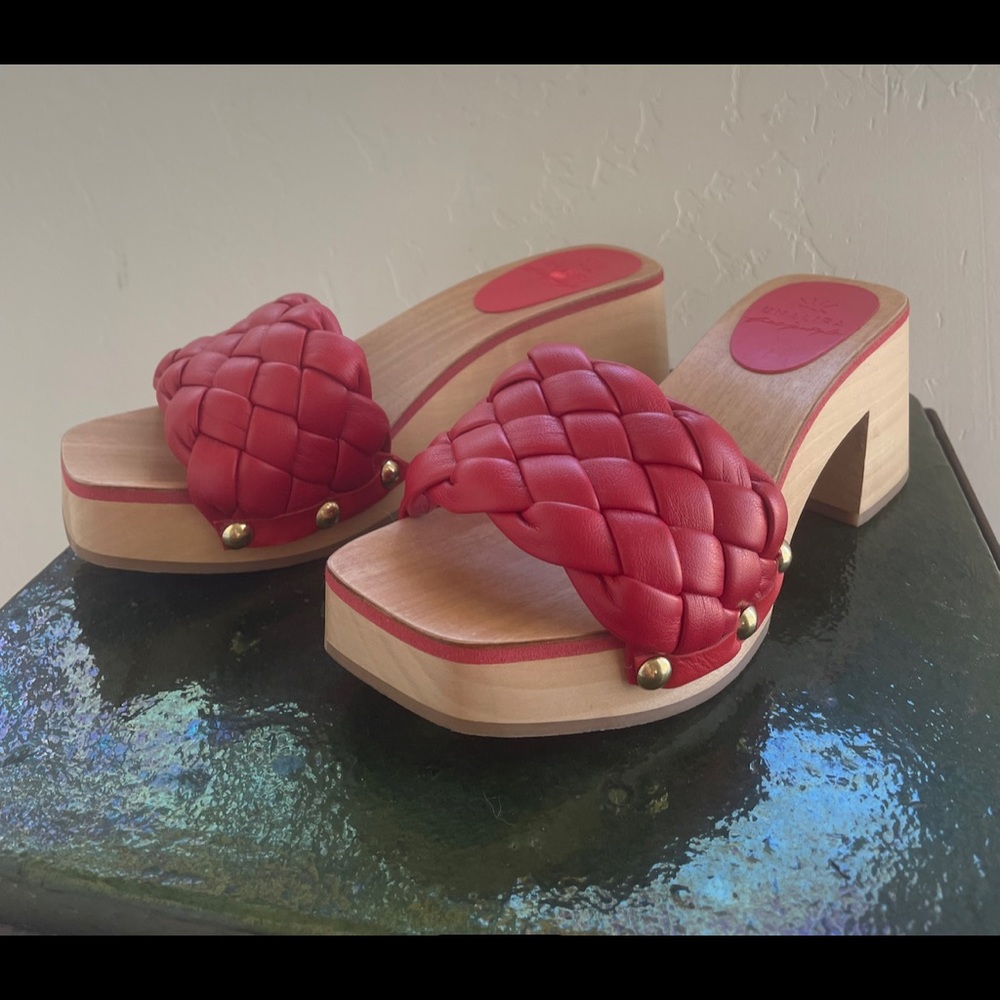 Free people Quincy red quilted clogs Unalira size 7/37